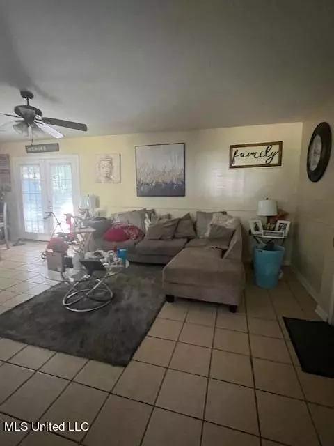 513 Lowder Dr, Jackson, MS 39209 photo 3