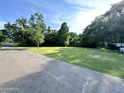 0 Hickory St, Pascagoula, MS 39567
