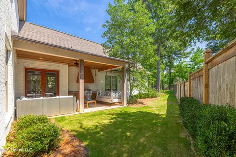 Exterior - 104 Vinca Dr, Madison, MS 39110 photo 7 of 15