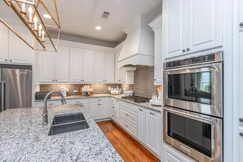 Kitchen - 104 Vinca Dr, Madison, MS 39110 photo 5 of 7