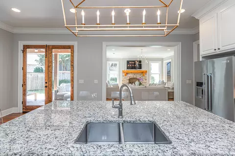 Kitchen - 104 Vinca Dr, Madison, MS 39110 photo 6 of 7