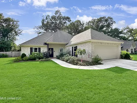 306 S Brooks St, Pelahatchie, MS 39145