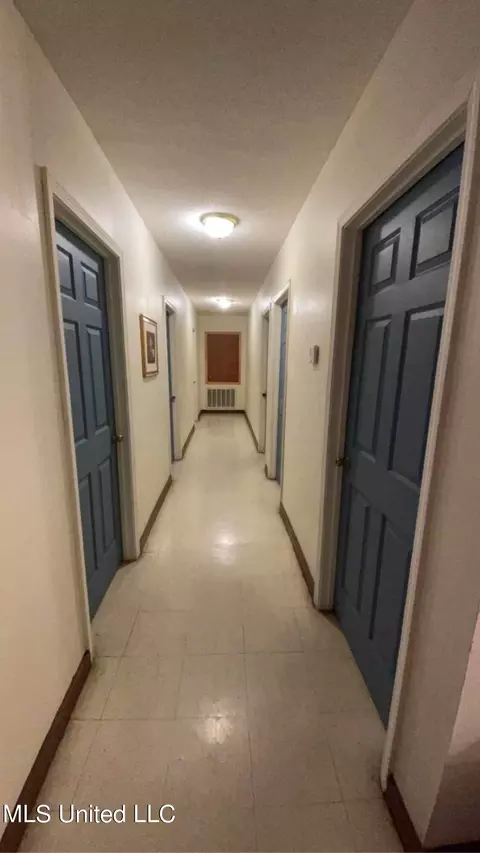 Entry Way - 109 Mamies Rd, Mount Olive, MS 39119 photo 3 of 3