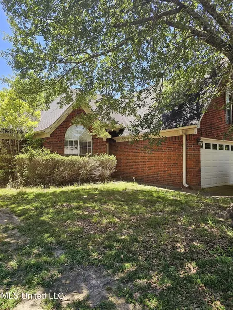 9883 Devon Ridge Dr, Olive Branch, MS 38654 photo 2