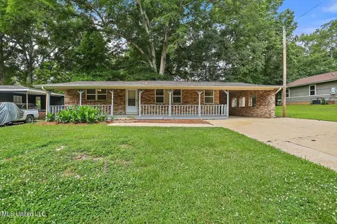 2653 Shannon St, Jackson, MS 39212