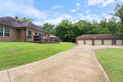 4392 Sunset Rd, Nesbit, MS 38651 photo 2