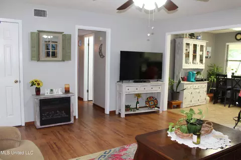 114 Jane Dr, Lucedale, MS 39452 photo 9