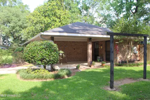 114 Jane Dr, Lucedale, MS 39452 photo 2