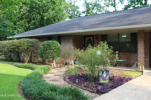 114 Jane Dr, Lucedale, MS 39452 photo 3