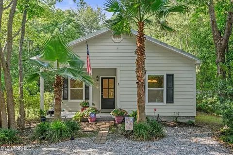 1007 Fayard St, Waveland, MS 39576