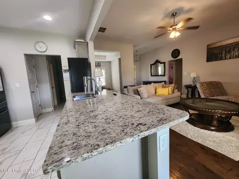504 Arbor Pointe Blvd, Hernando, MS 38632 photo 9