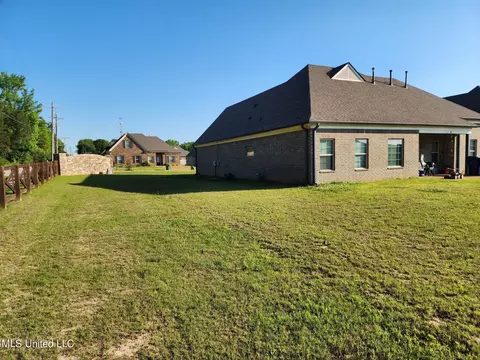 504 Arbor Pointe Blvd, Hernando, MS 38632 photo 5