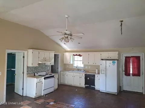 170 Colonial Cir, Magee, MS 39111 photo 7