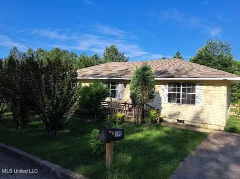 170 Colonial Cir, Magee, MS 39111