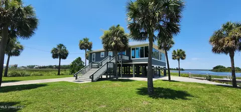 10065 S River Dr, Biloxi, MS 39532