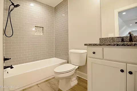 Bath - 3628 Fossil Hill South Dr, Hernando, MS 38632 photo 4 of 4