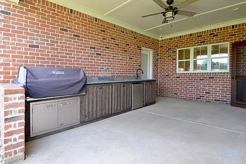 Exterior - 3628 Fossil Hill South Dr, Hernando, MS 38632 photo 5 of 7