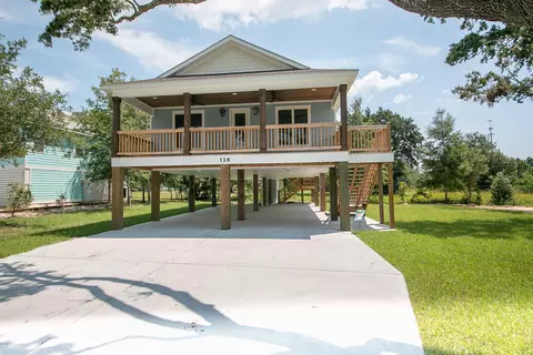 230 Market St, Pass Christian, MS 39571