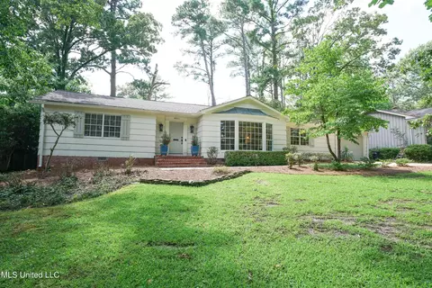 4011 Northeast Dr, Jackson, MS 39211