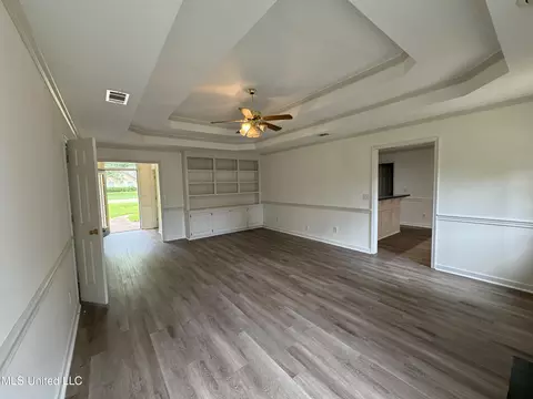 Living - 794 Highpoint Dr, Byram, MS 39272 photo 2 of 2