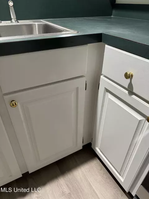 Kitchen - 794 Highpoint Dr, Byram, MS 39272 photo 2 of 4