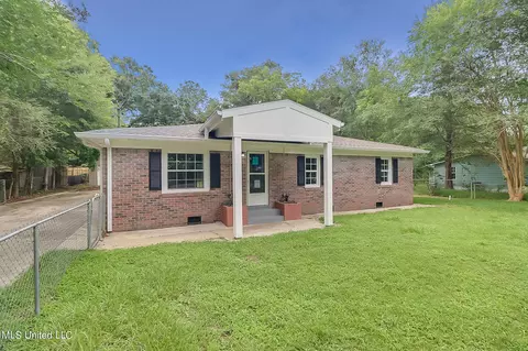 13108 Michael St, Biloxi, MS 39532
