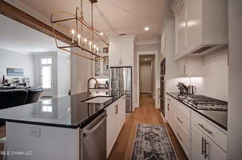Kitchen - 469 Crossvine Pl, Madison, MS 39110 photo 3 of 5