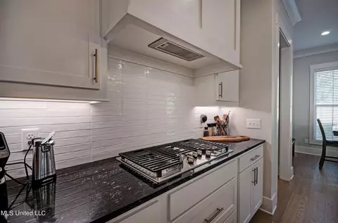 Kitchen - 469 Crossvine Pl, Madison, MS 39110 photo 5 of 5
