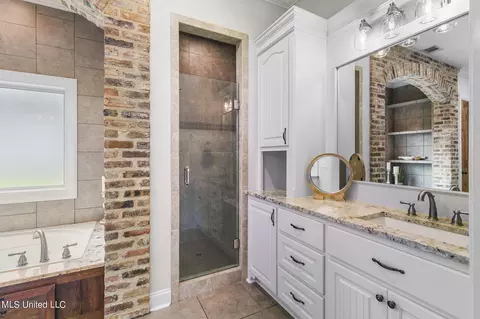 Bath - 600 Turquoise Ct, Flowood, MS 39232 photo 1 of 11