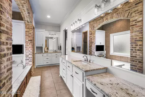 Bath - 600 Turquoise Ct, Flowood, MS 39232 photo 6 of 11