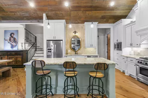 Kitchen - 600 Turquoise Ct, Flowood, MS 39232 photo 3 of 8