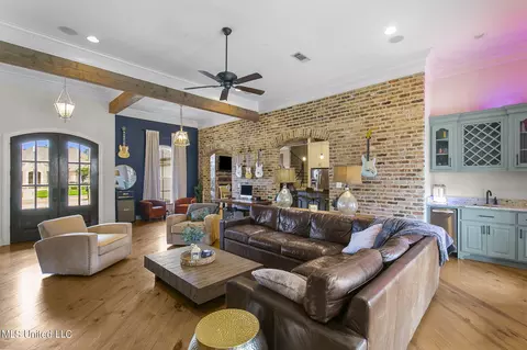 Living - 600 Turquoise Ct, Flowood, MS 39232 photo 4 of 5