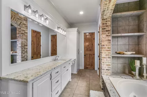 Bath - 600 Turquoise Ct, Flowood, MS 39232 photo 5 of 11