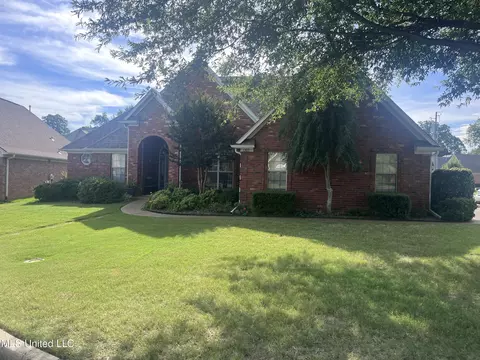 1302 Ridge Cv, Hernando, MS 38632