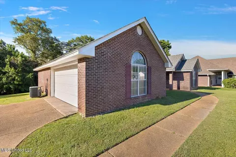 454 Hillandale Dr, Jackson, MS 39212 photo 4