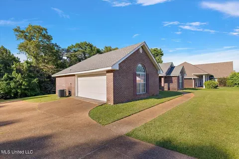 454 Hillandale Dr, Jackson, MS 39212 photo 3