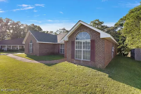 454 Hillandale Dr, Jackson, MS 39212 photo 2