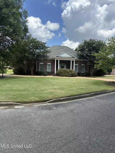9208 Rosalie Cv, Olive Branch, MS 38654