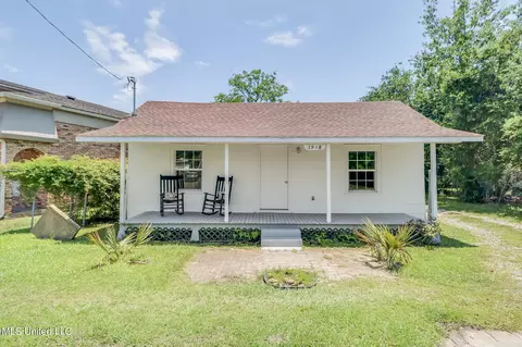 1918 Old Mobile Ave, Pascagoula, MS 39567