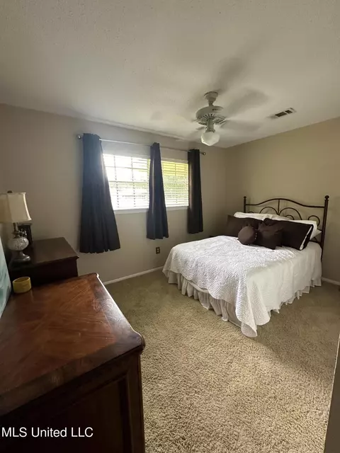 Bedroom - 4600 Grass Ridge Rd, Moss Point, MS 39562 photo 5 of 5