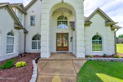 6108 Autumn Pt, Olive Branch, MS 38654