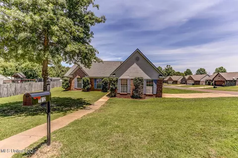 1612 W Madison Cv, Southaven, MS 38671