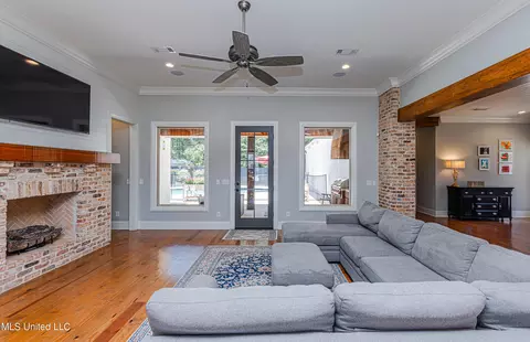Living - 216 First Colony Blvd, Madison, MS 39110 photo 4 of 4