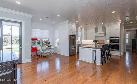 Kitchen - 216 First Colony Blvd, Madison, MS 39110 photo 4 of 5