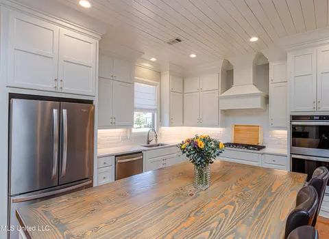 Kitchen - 216 First Colony Blvd, Madison, MS 39110 photo 5 of 5