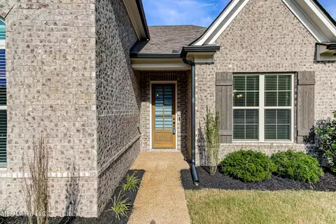 8473 N Stonecrest, Olive Branch, MS 38654 photo 2
