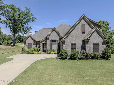 48 E Byhalia Creek Farms Rd, Byhalia, MS 38611