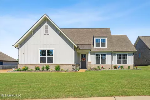 4364 John Wood Ln, Olive Branch, MS 38654