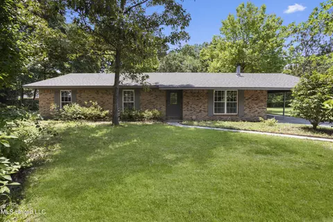 1700 Ladnier Rd, Gautier, MS 39553