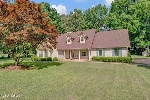 6985 Stanley Dr, Olive Branch, MS 38654